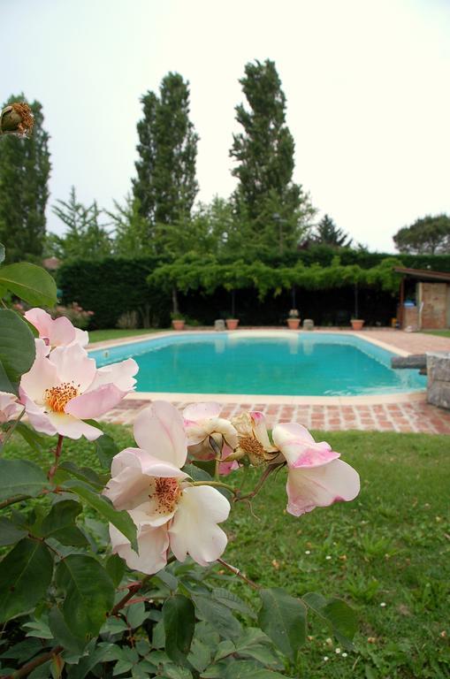 Agriturismo Borgo San Francesco Basiglio Exteriér fotografie