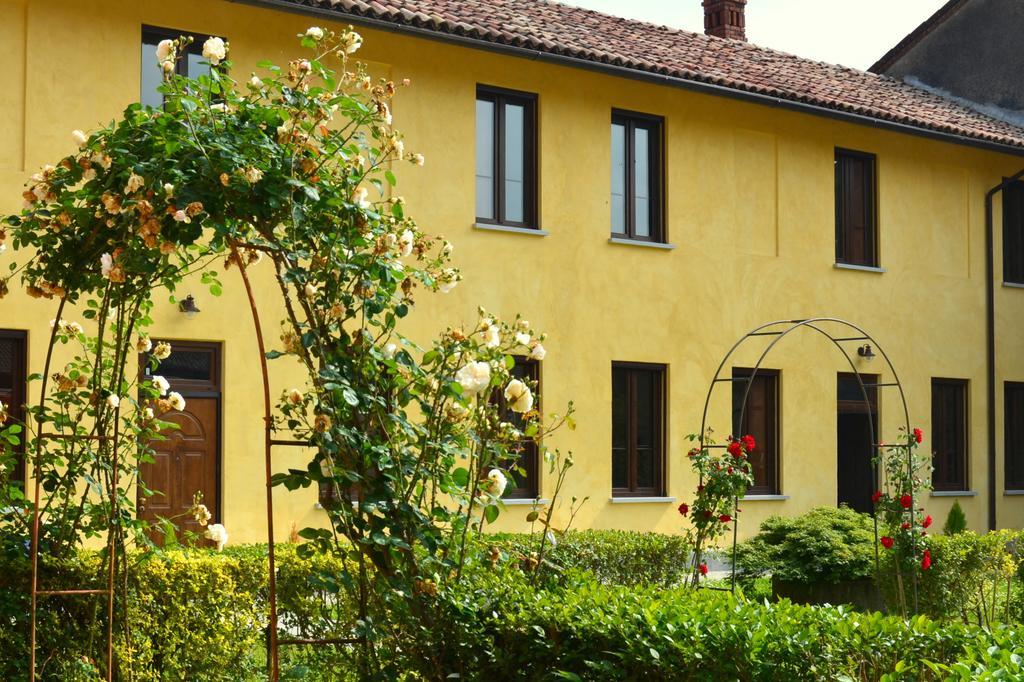 Agriturismo Borgo San Francesco Basiglio Exteriér fotografie
