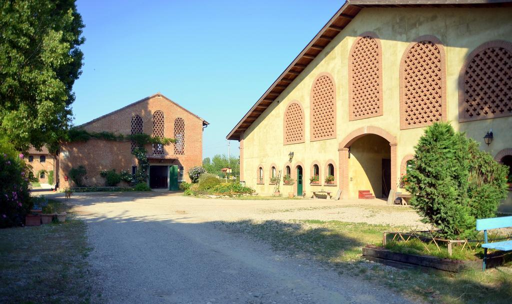 Agriturismo Borgo San Francesco Basiglio Exteriér fotografie