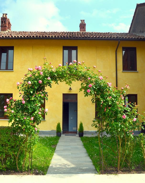 Agriturismo Borgo San Francesco Basiglio Exteriér fotografie